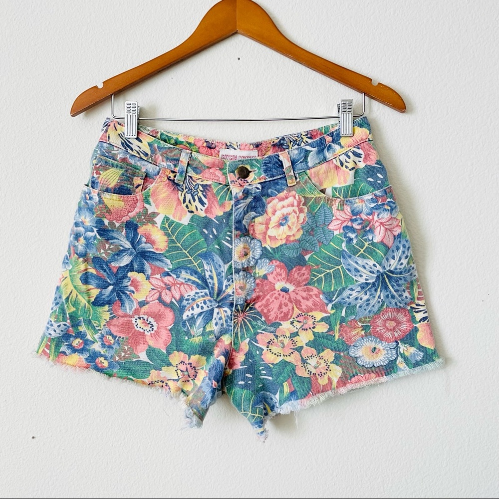 Vintage Gotcha Covered SIZE 10 high rise mon shorts